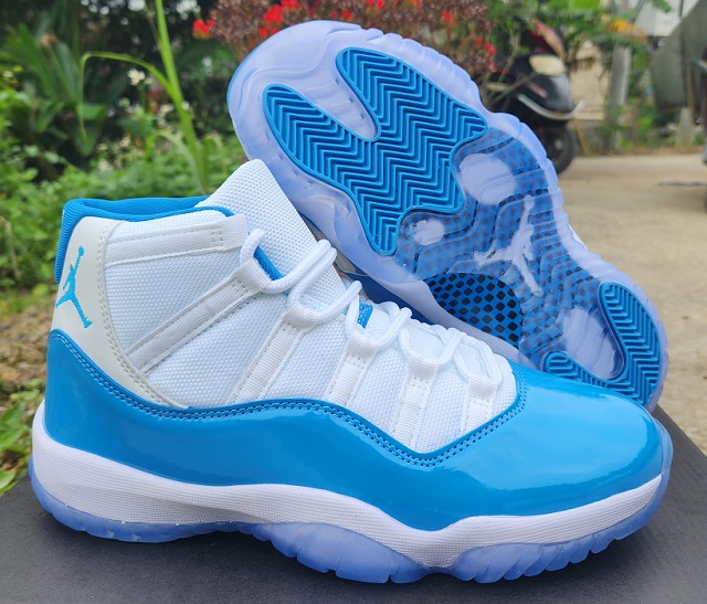 Air Jordan 11 Retro UNC